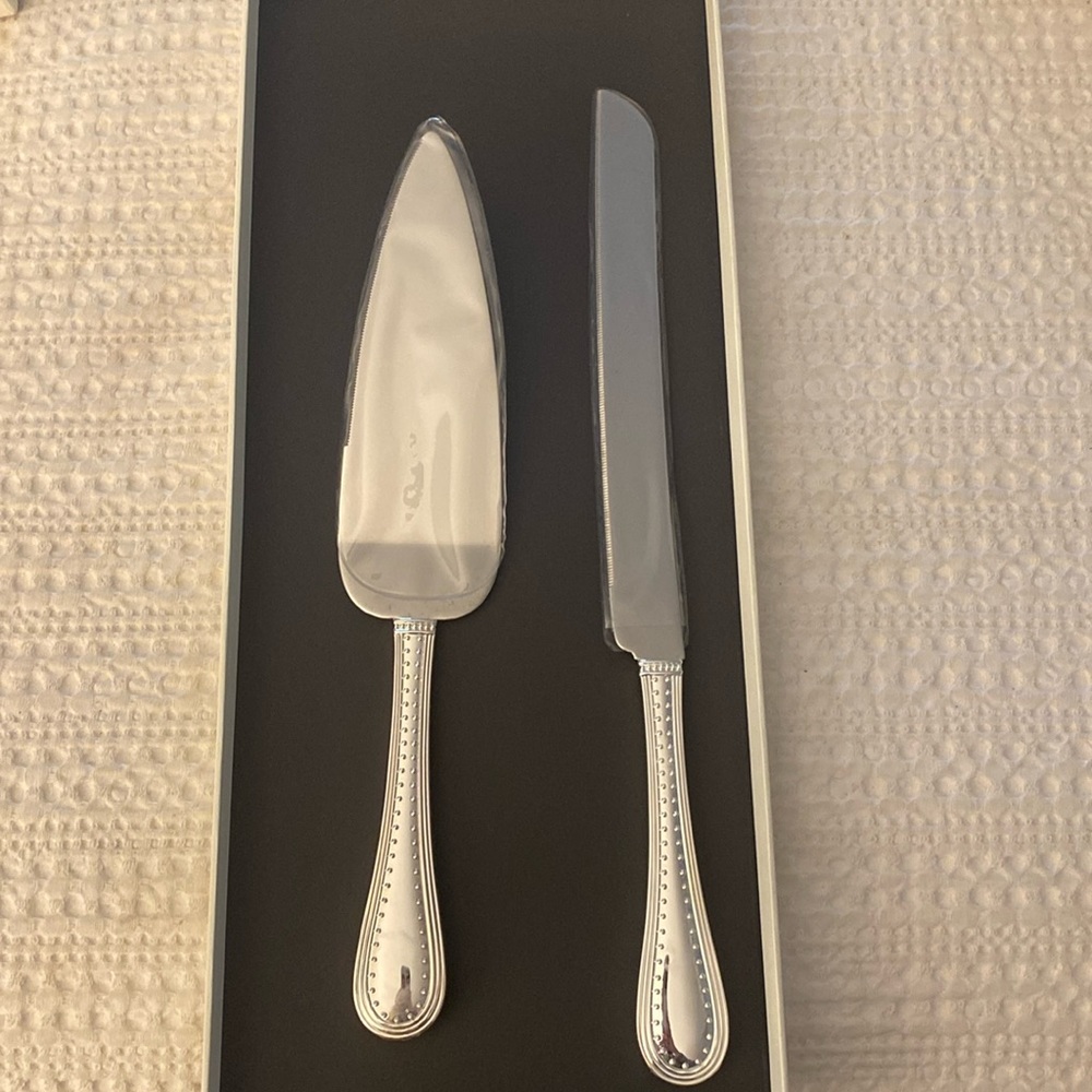Vera Wang by wedgewood cake knife and server set - brand new never used in box